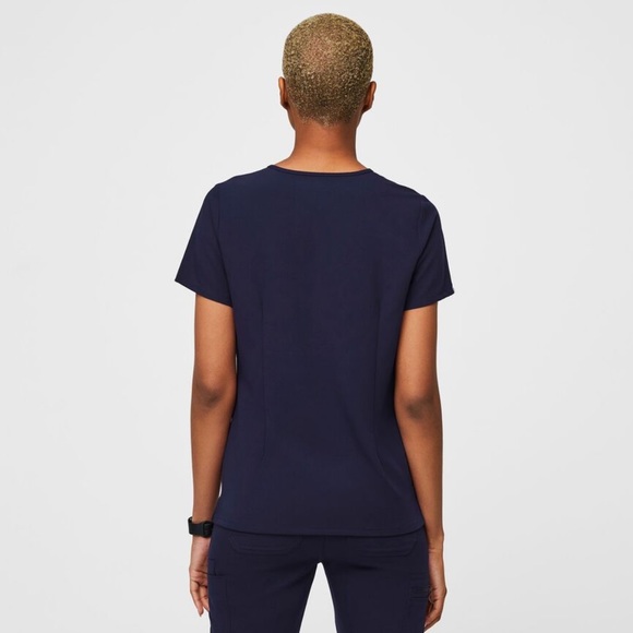 FIGS Casma Three-Pocket Scrub Navy Top - Picture 2 of 8